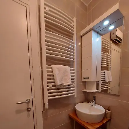 Sunny Woods Lägenhet *