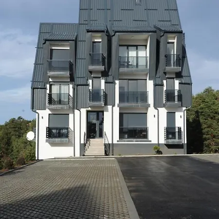 Sunny Woods Apartment Divcibare