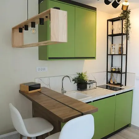 Sunny Woods Apartment Divcibare