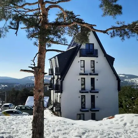 Sunny Woods Apartment *