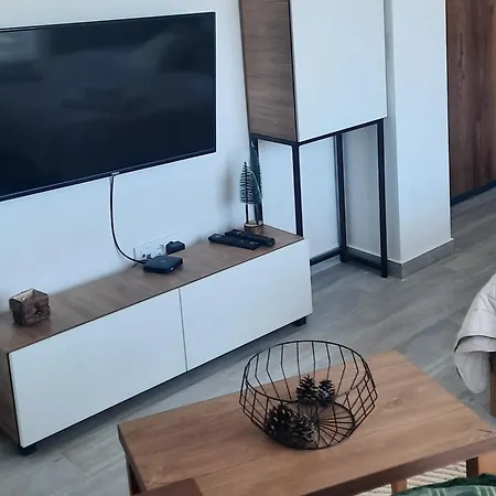 Sunny Woods Divcibare