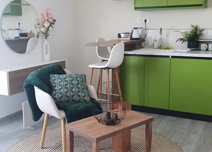 Sunny Woods Apartman *